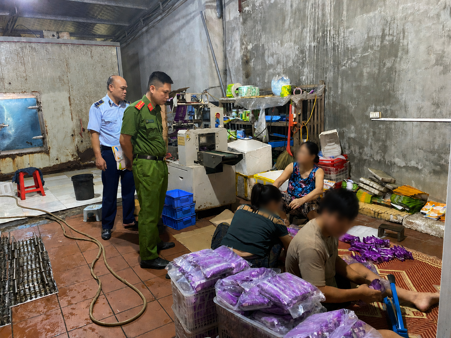 Thái Nguyên: Tiêu hủy 600kg thực phẩm bẩn, xử phạt hàng loạt cơ sở vi phạm