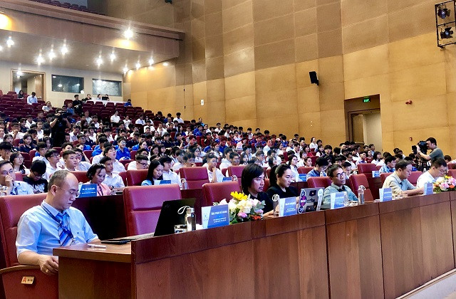 Đại biểu l&atilde;nh đạo quan kh&aacute;ch, c&aacute;c nh&agrave; khoa học tham dự Hội nghị. Ảnh: Viết Hiền