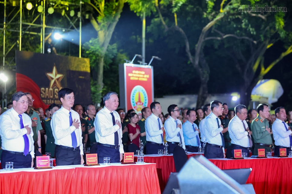 Tổng B&iacute; thư, Chủ tịch nước T&ocirc; L&acirc;m, Thủ tướng Ch&iacute;nh phủ L&ecirc; Minh Hưng v&agrave; c&aacute;c đại biểu dự tại điểm cầu H&agrave; Nội - Ảnh: VGP/Nhật Bắc