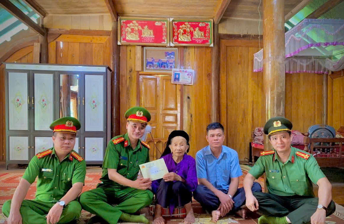 Công an tỉnh Lào Cai lan tỏa phong trào thi đua “Ba nhất” bằng những việc làm vì Nhân dân