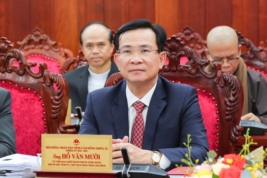 Đồng chí Hồ Văn Mười, Ủy viên Ban Chấp hành Trung ương Đảng, Phó Bí thư Tỉnh ủy, Chủ tịch UBND tỉnh tham dự Kỳ họp. Đồng chí Hồ Văn Mười, Ủy viên Ban Chấp hành Trung ương Đảng, Phó Bí thư Tỉnh ủy, Chủ tịch UBND tỉnh tham dự Kỳ họp.