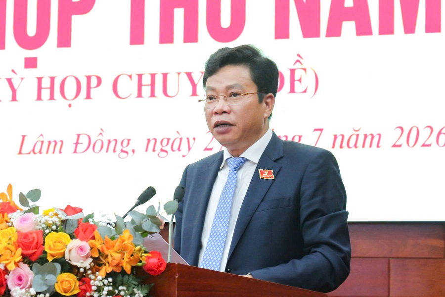 Đồng chí Lưu Văn Trung, Phó Bí thư Tỉnh uỷ, Chủ tịch HĐND tỉnh phát biểu khai mạc Kỳ họp. Đồng chí Lưu Văn Trung, Phó Bí thư Tỉnh uỷ, Chủ tịch HĐND tỉnh phát biểu khai mạc Kỳ họp.