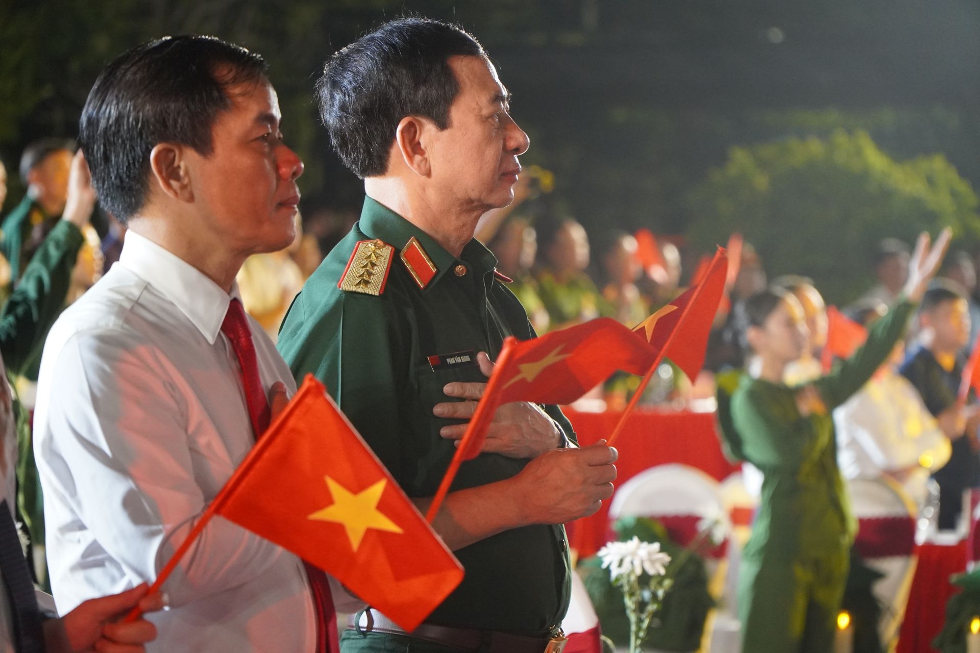 Đại tướng Phan Văn Giang v&agrave; B&iacute; thư tỉnh ủy Quảng Trị Nguyễn Văn Phương tại điểm cầu truyền h&igrave;nh Quảng Trị