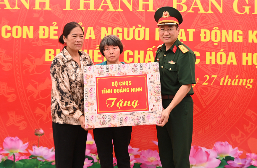 Quảng Ninh: Bàn giao nhà tình nghĩa cho thân nhân người hoạt động kháng chiến bị nhiễm chất độc hóa học