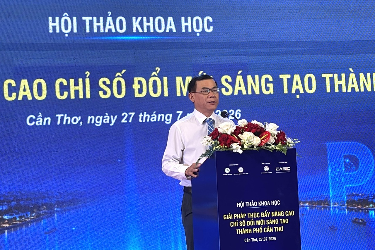 &Ocirc;ng Huỳnh Văn T&ugrave;ng, ph&aacute;t biểu với Hội thảo