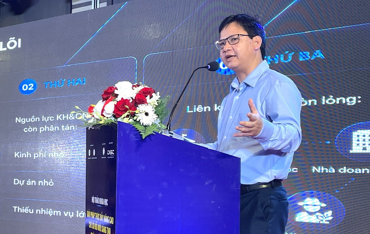PGS. TS. Vũ Văn T&iacute;ch-Ph&oacute; Gi&aacute;m đốc Học Viện Chiến lược Khoa học v&agrave; C&ocirc;ng nghệ-Bộ Khoa học v&agrave; C&ocirc;ng nghệ đề xuất 10 giải ph&aacute;p