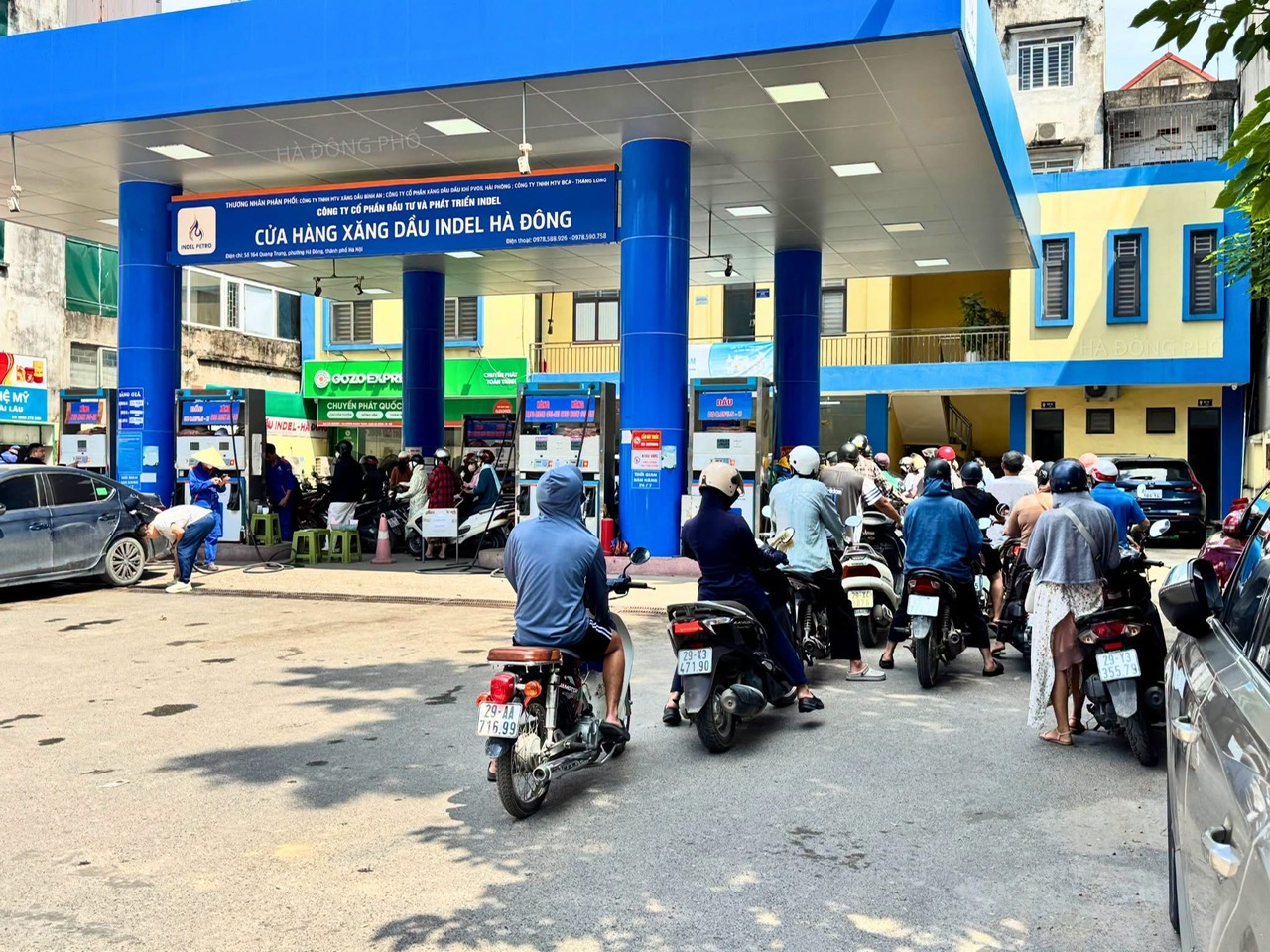 Đề xuất doanh nghiệp tự quyết định giá bán xăng dầu