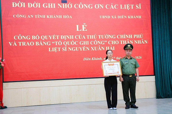 Khánh Hòa: Lễ công bố quyết định và trao Bằng "Tổ quốc ghi công" cho thân nhân liệt sĩ, Thiếu tá Nguyễn Xuân Hải