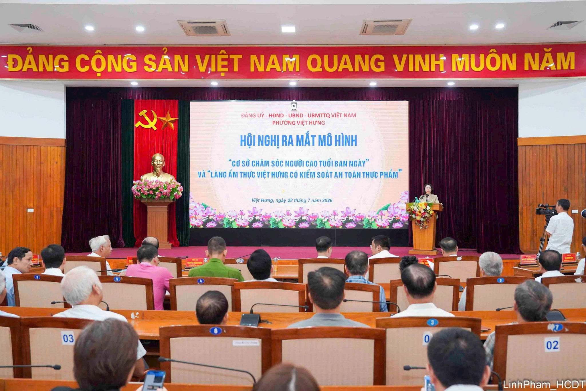 Ra mắt mô hình chăm sóc người cao tuổi ban ngày và làng ẩm thực an toàn tại phường Việt Hưng
