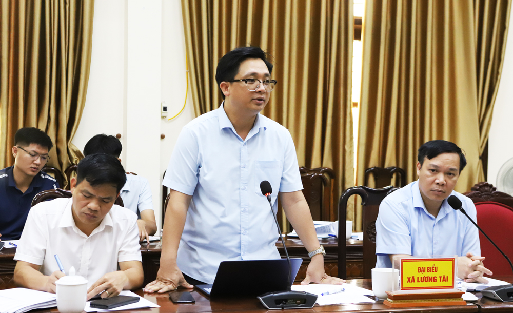 Đại diện l&atilde;nh đạo x&atilde; Lương T&agrave;i ph&aacute;t biểu.