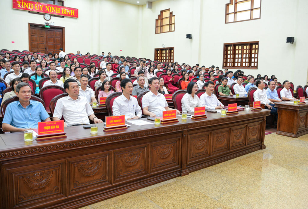 C&aacute;c đại biểu tham dự lễ tổng kết v&agrave; trao giải