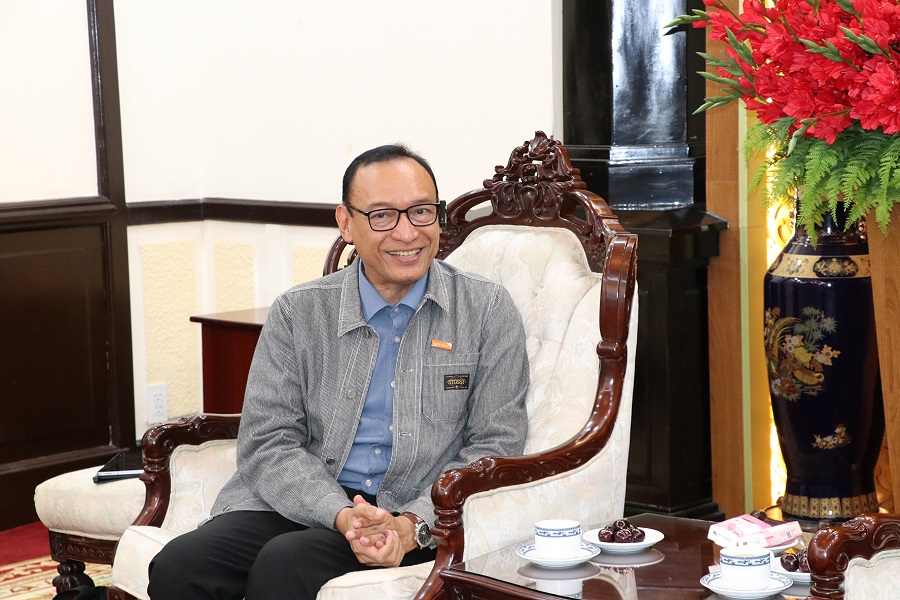 &Ocirc;ng Doseba Tua Sinay th&ocirc;ng tin về định hướng hợp t&aacute;c với tỉnh L&acirc;m Đồng trong thời gian tới.