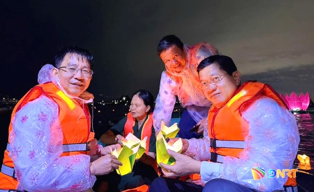 Đà Nẵng: Phường Hải Vân tổ chức thả hoa đăng tri ân các Anh hùng liệt sĩ