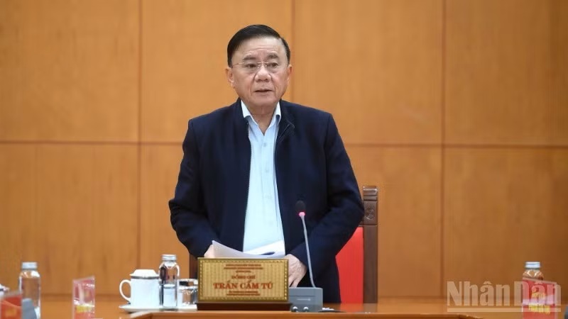 Chỉ thị của Bộ Chính trị về thực hiện dân chủ ở cơ sở trong giai đoạn mới