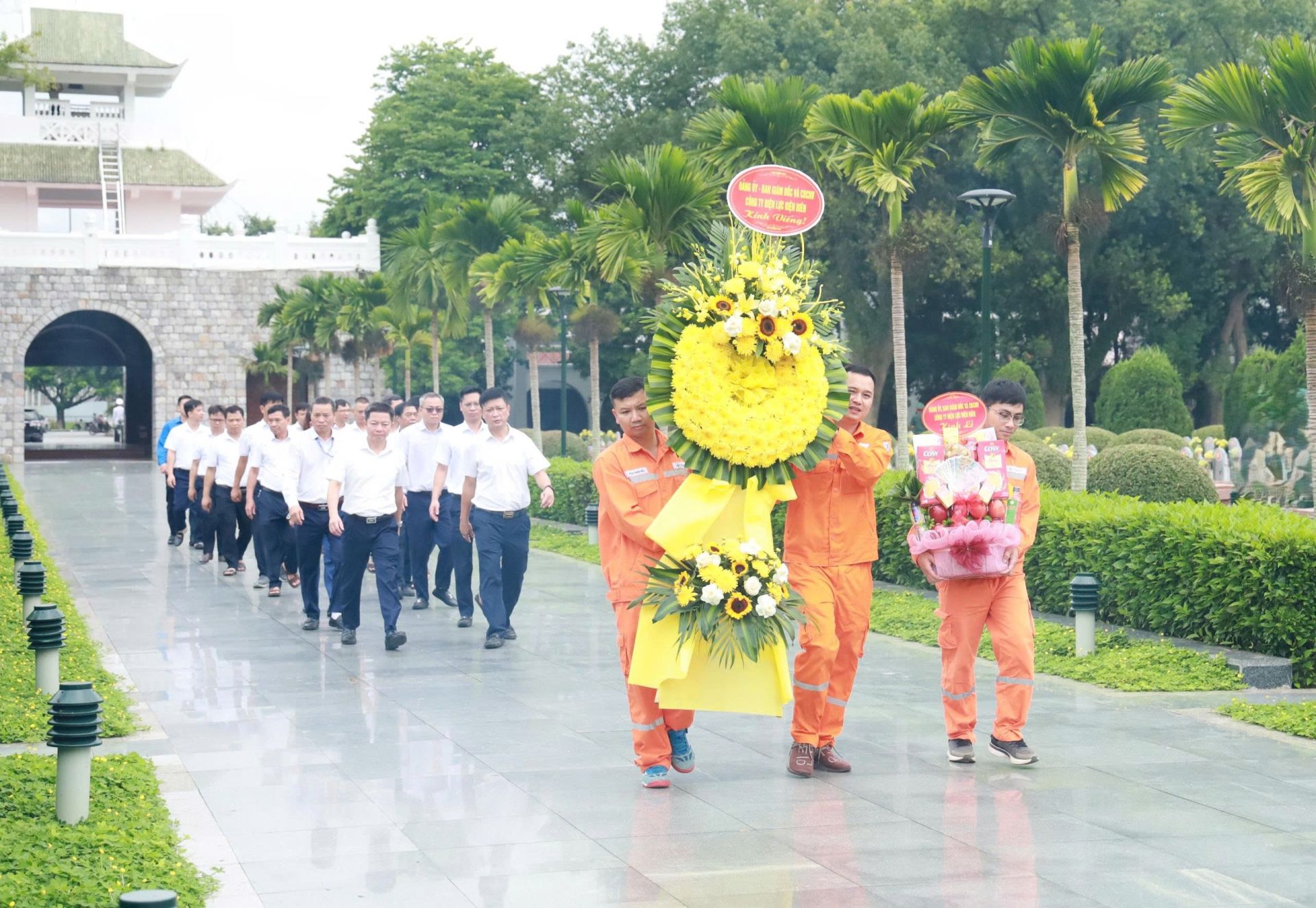 C&ocirc;ng ty Điện lực Điện Bi&ecirc;n tưởng niệm c&aacute;c Anh h&ugrave;ng liệt sĩ nh&acirc;n kỷ niệm 79 năm Ng&agrave;y Thương binh - Liệt sĩ