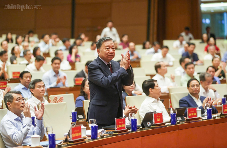 Các đồng chí lãnh đạo Đảng và Nhà nước dự Hội nghị toàn quốc quán triệt và triển khai thực hiện Nghị quyết Hội nghị Trung ương 3