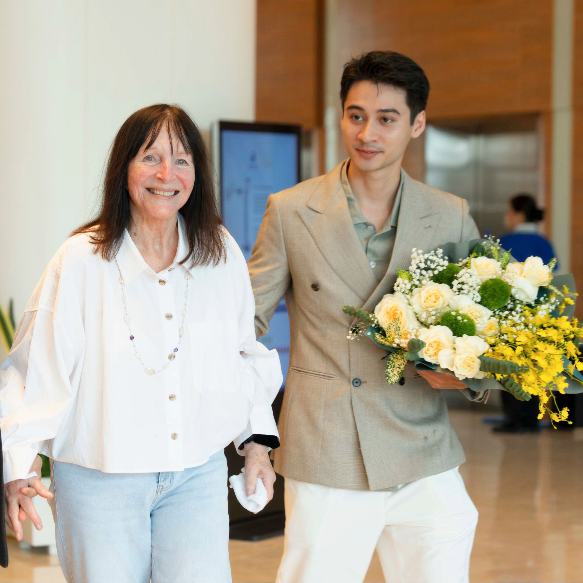 B&agrave; Julia Morley - Chủ tịch Miss World trong chuyến khảo s&aacute;t tới Khu du lịch Quốc tế Đồi Rồng