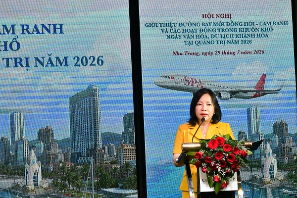 B&agrave; Th&aacute;i Thị Lệ Hằng- Gi&aacute;m đốc sở VHTTDL ph&aacute;t biểu khai mạc họp b&aacute;o
