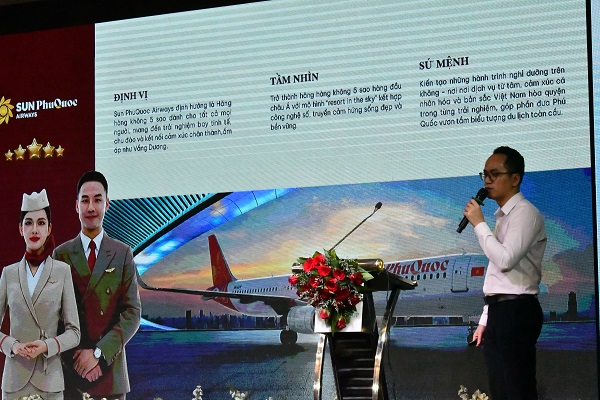 Đại diện Sun PhuQuoc Airways giới thiệu về doanh nghiệp