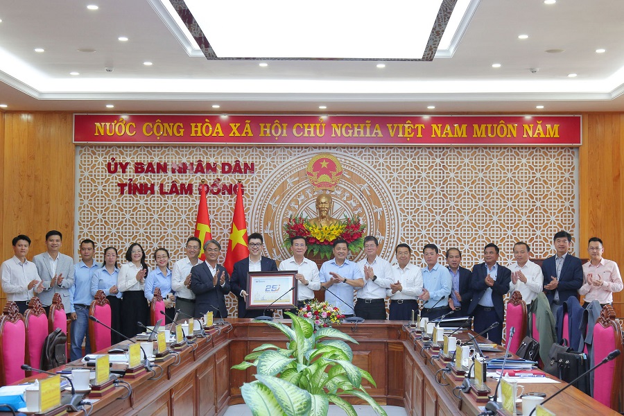 L&atilde;nh đạo UBND tỉnh L&acirc;m Đồng tại buổi l&agrave;m việc với Tập đo&agrave;n Th&aacute;i B&igrave;nh Dương về đề xuất ph&aacute;t triển c&aacute;c dự &aacute;n của doanh nghiệp tại địa b&agrave;n.