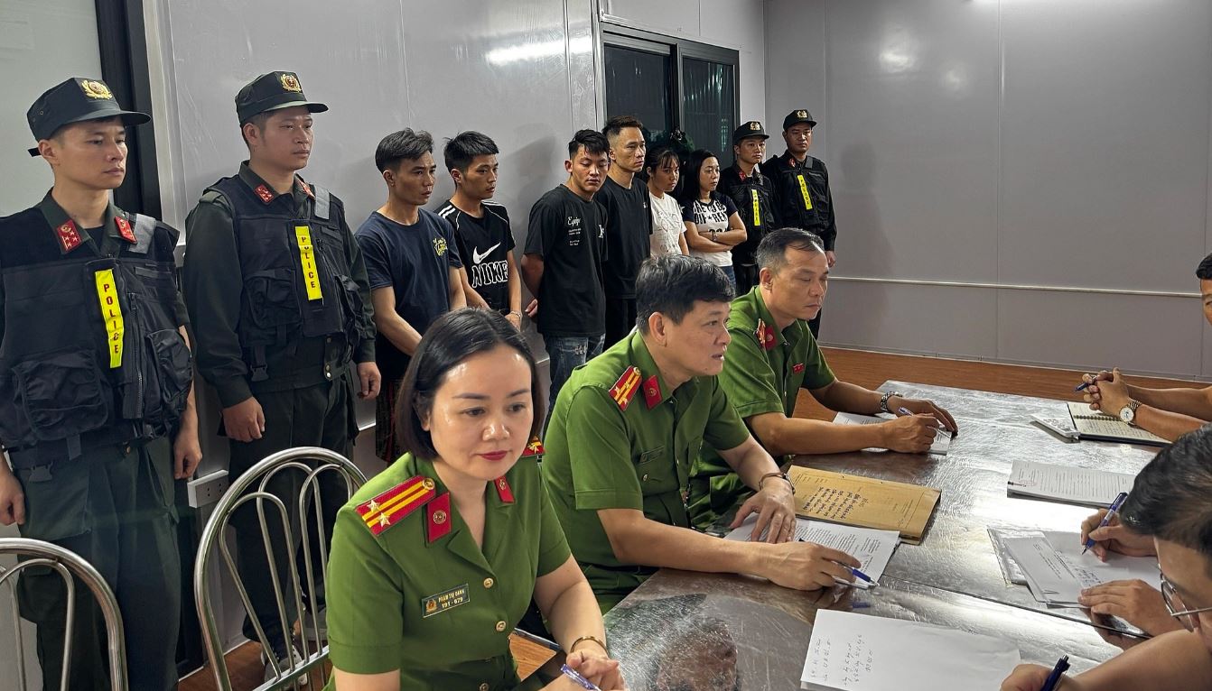 Thứ trưởng Bộ Công an gửi thư khen lực lượng triệt phá đường dây buôn lậu gần 1.000 tỷ đồng