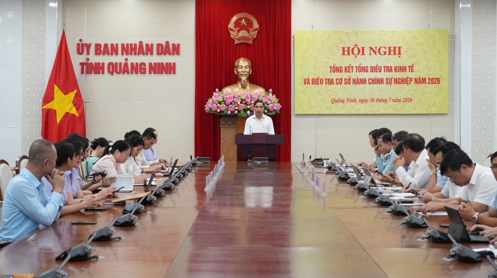 &Ocirc;ng Vũ Văn Diện, Ph&oacute; Chủ tịch Thường trực UBND tỉnh, Trưởng Ban Chỉ đạo tổng điều tra kinh tế 2026 tỉnh Quảng Ninh ph&aacute;t biểu chỉ đạo tại hội nghị