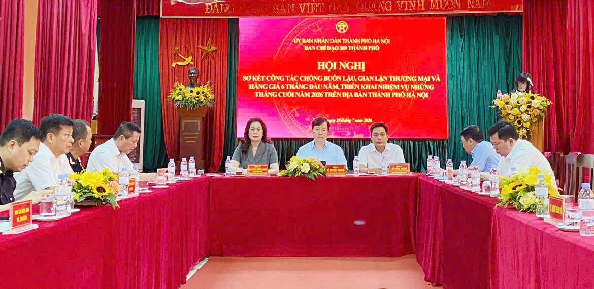 Quang cảnh hội nghị sơ kết c&ocirc;ng t&aacute;c chống bu&ocirc;n lậu, gian lận thương mại v&agrave; h&agrave;ng giả của BCĐ 389 TP H&agrave; Nội. (Ảnh: H.N)