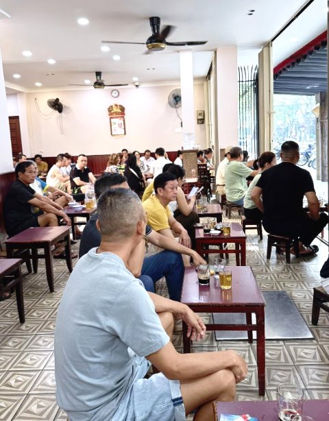 C&agrave; ph&ecirc; Long.