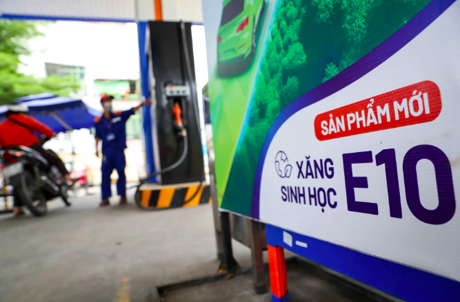 Giá xăng dầu đồng loạt tăng, E10 đắt thêm hơn 1.400 đồng/lít