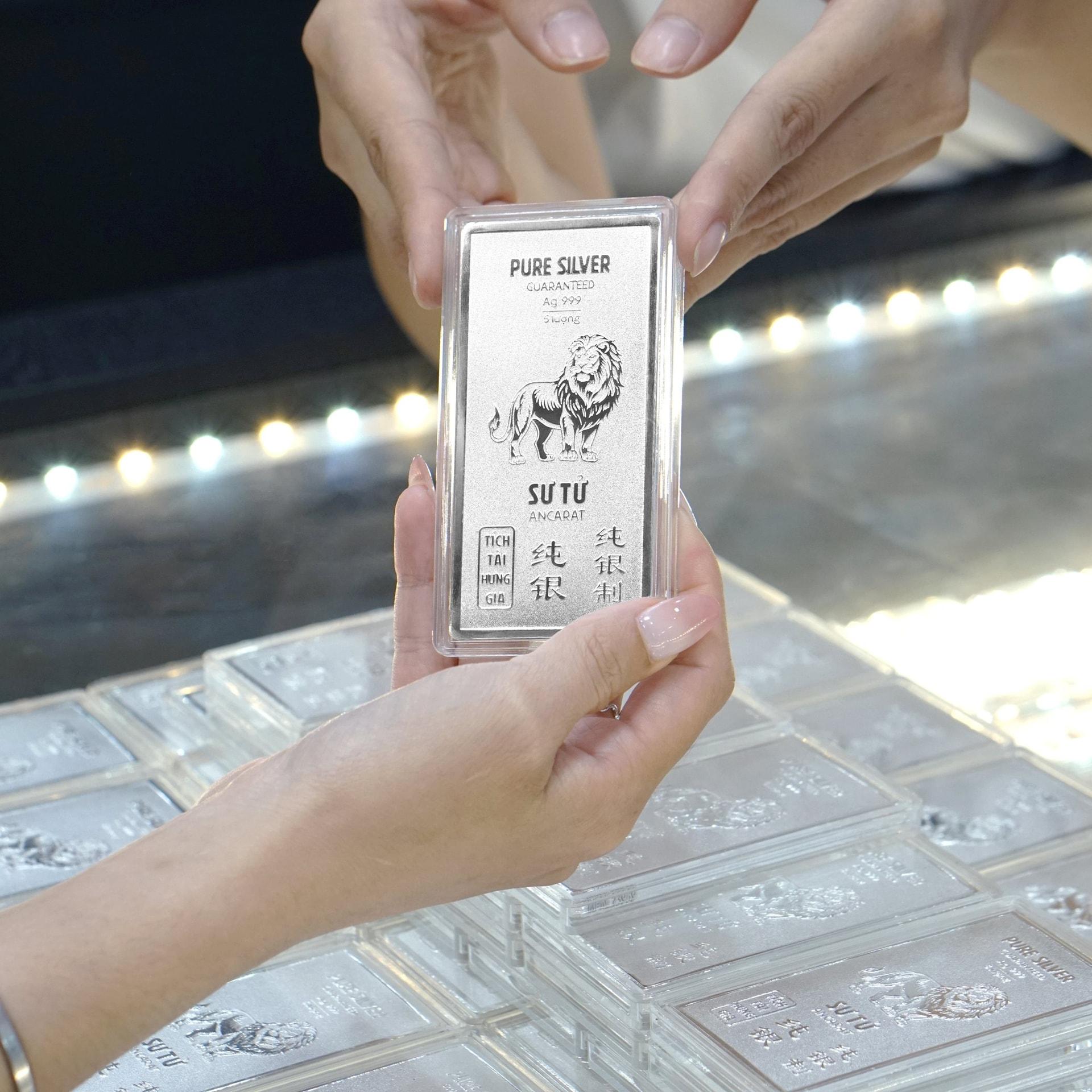 Giá bạc hôm nay 30/7: Bật tăng