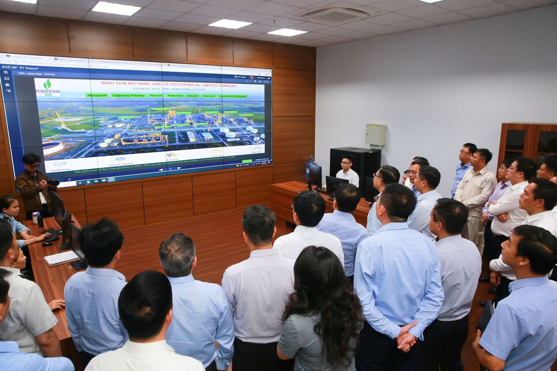 BSR đã áp dụng nhiều giải pháp công nghệ, chuyển đổi số vào điều hành sản xuất BSR đã áp dụng nhiều giải pháp công nghệ, chuyển đổi số vào điều hành sản xuất