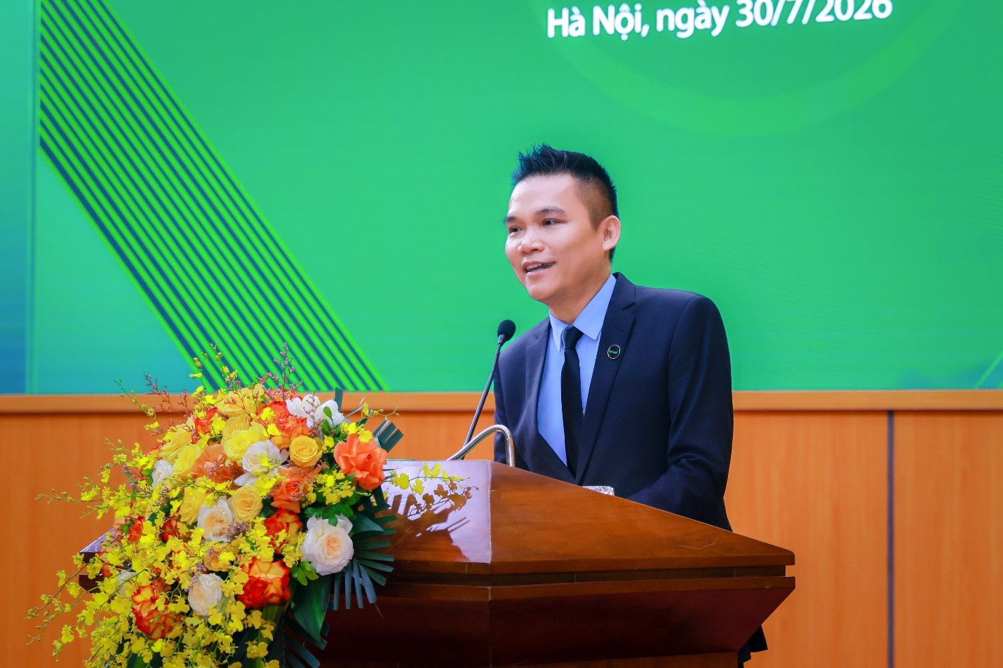 &Ocirc;ng Nguyễn Th&agrave;nh Đạt - Gi&aacute;m đốc Truyền th&ocirc;ng Cấp cao Herbalife Việt Nam ph&aacute;t biểu tại Lễ ph&aacute;t động