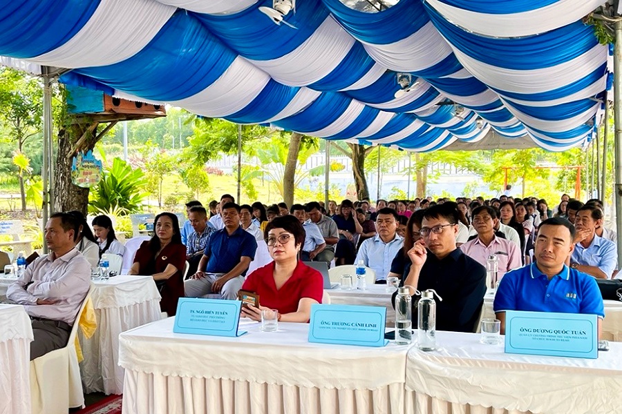 Đại biểu tham dự Hội nghị tổng kết Chương trình Thư viện thân thiện đối với các trường được hỗ trợ kỹ thuật trong các năm 2023 và 2024. (Ảnh: VP sở GD & ĐT) Đại biểu tham dự Hội nghị tổng kết Chương trình Thư viện thân thiện đối với các trường được hỗ trợ kỹ thuật trong các năm 2023 và 2024. (Ảnh: VP sở GD & ĐT)