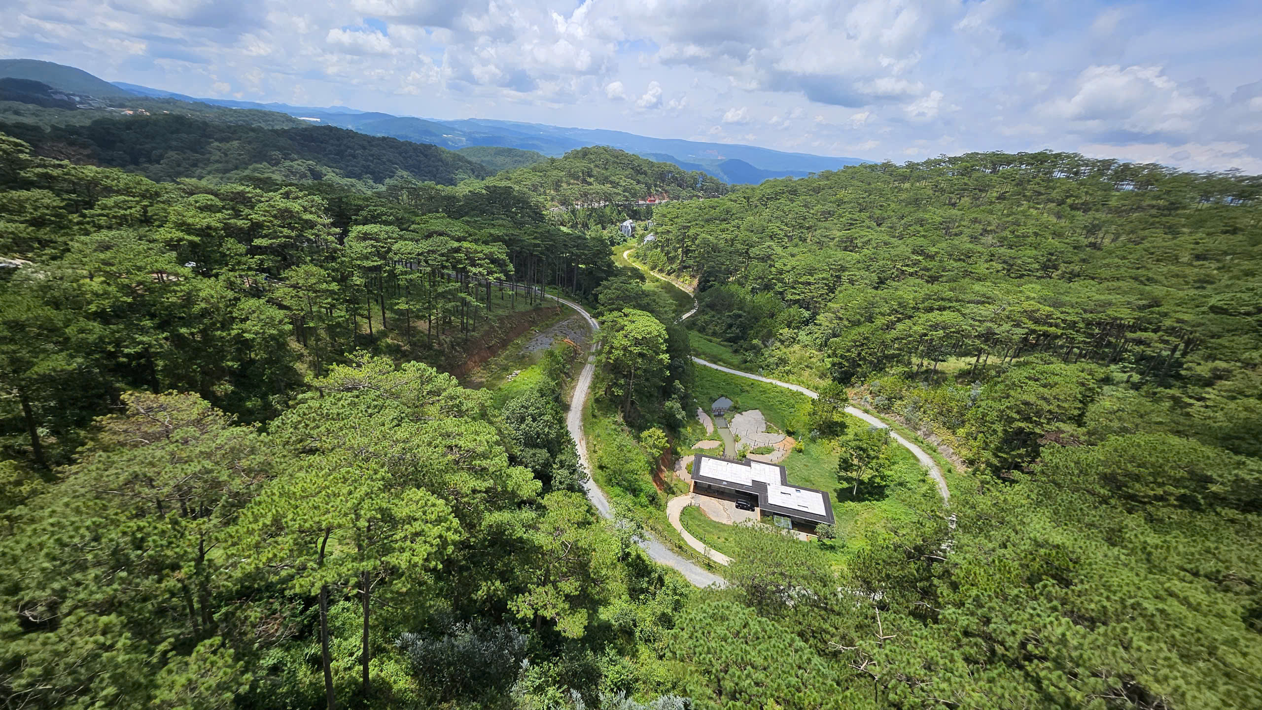 Khu vực dự án Robin Dalat Resort chậm tiến độ. Ảnh: ĐH Khu vực dự án Robin Dalat Resort chậm tiến độ. Ảnh: ĐH
