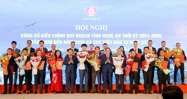 Nghệ An trao quyết định đầu tư cho 25 dự án, tổng vốn đăng ký hơn 110.000 tỷ đồng