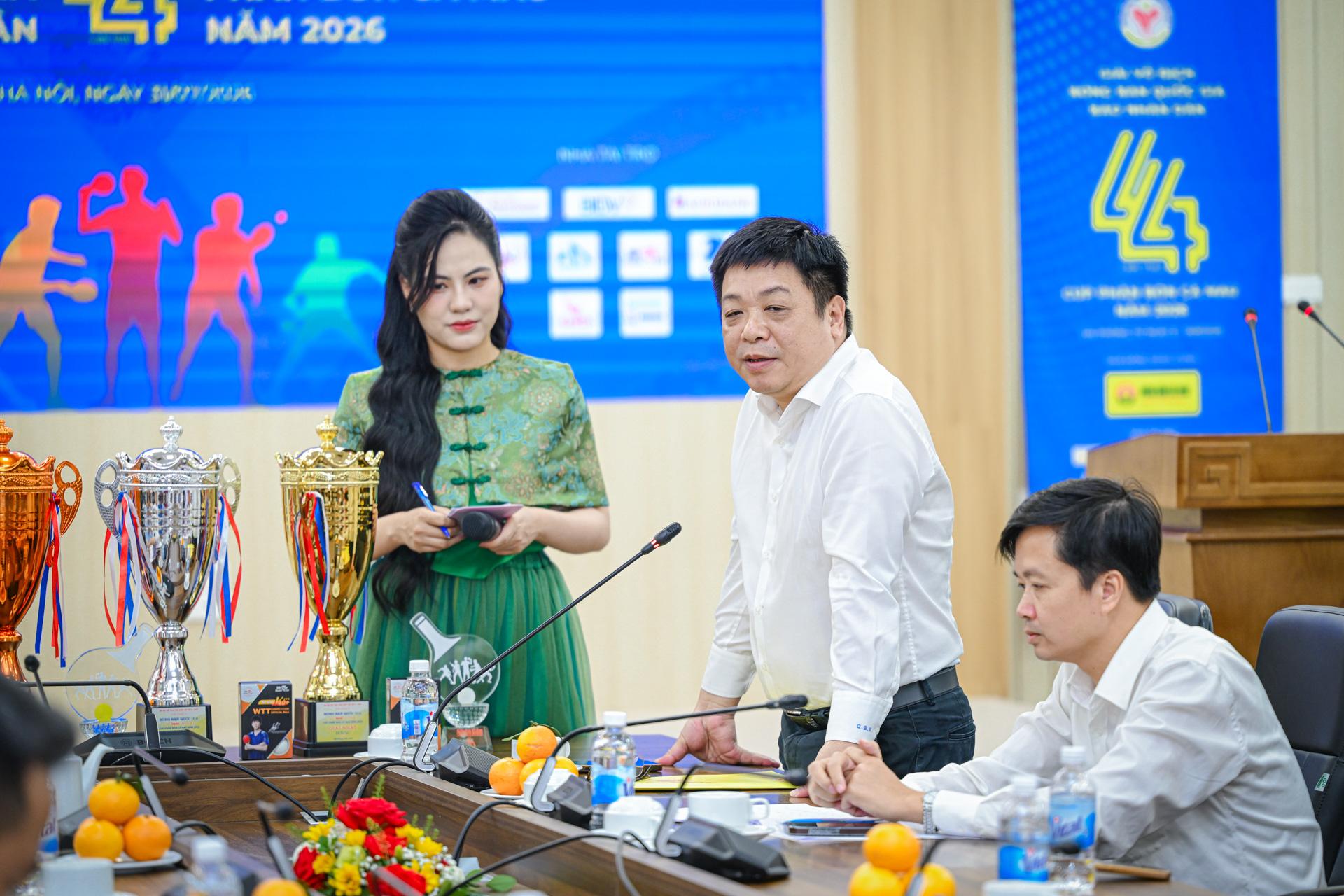 Phát biểu khai mạc, Phó Tổng Biên tập Báo Nhân dân Quế Đình Nguyên cho biết, Giải năm nay có 14 đoàn bóng bàn của các tỉnh, thành phố tham gia, dự kiến có gần 140 vận động viên tranh tài, bao gồm: Hà Nội, Thành phố Hồ Chí Minh, Hải Phòng, Khánh Hòa, Hưng Yên, Lâm Đồng, Nghệ An, Thanh Hóa, Đồng Nai, Vĩnh Long, Tây Ninh, Cà Mau, Quân đội, Công an nhân dân. Phát biểu khai mạc, Phó Tổng Biên tập Báo Nhân dân Quế Đình Nguyên cho biết, Giải năm nay có 14 đoàn bóng bàn của các tỉnh, thành phố tham gia, dự kiến có gần 140 vận động viên tranh tài, bao gồm: Hà Nội, Thành phố Hồ Chí Minh, Hải Phòng, Khánh Hòa, Hưng Yên, Lâm Đồng, Nghệ An, Thanh Hóa, Đồng Nai, Vĩnh Long, Tây Ninh, Cà Mau, Quân đội, Công an nhân dân.