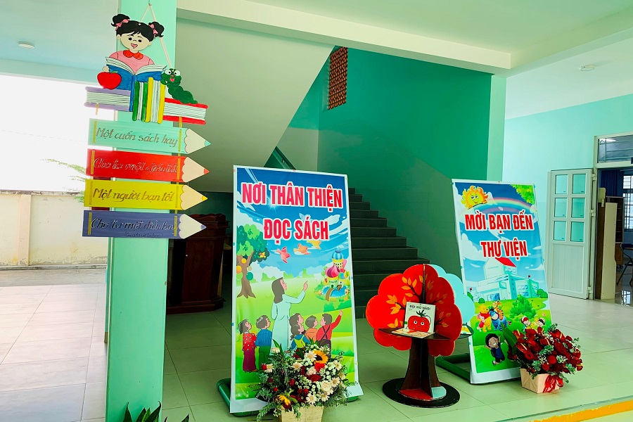 Thư viện thân thiện tại Trường Tiểu học Nguyễn Trãi, phường 1 Bảo Lộc, tỉnh Lâm Đồng. (Ảnh: P.H) Thư viện thân thiện tại Trường Tiểu học Nguyễn Trãi, phường 1 Bảo Lộc, tỉnh Lâm Đồng. (Ảnh: P.H)