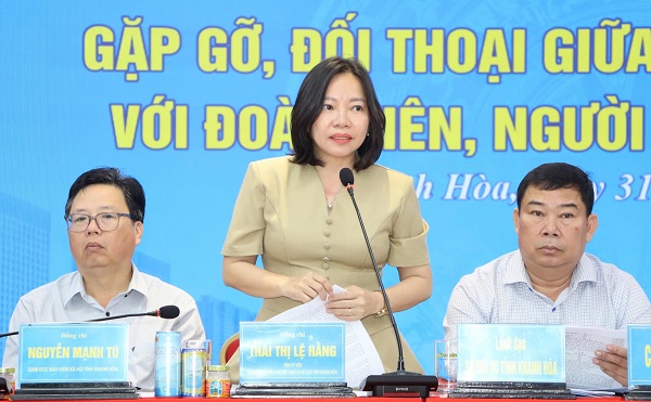 B&agrave; Th&aacute;i Thị Lệ Hằng- Gi&aacute;m đốc sở VHTTDL trả lời &yacute; kiến của người lao động