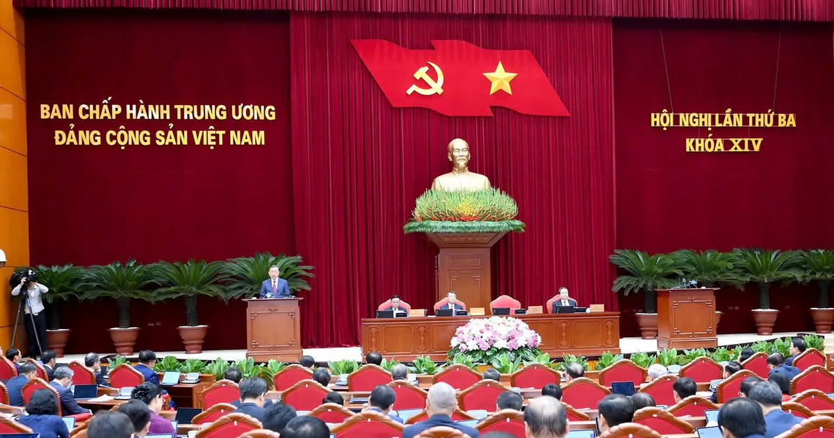 Ban hành nghị quyết về đổi mới mô hình phát triển Việt Nam