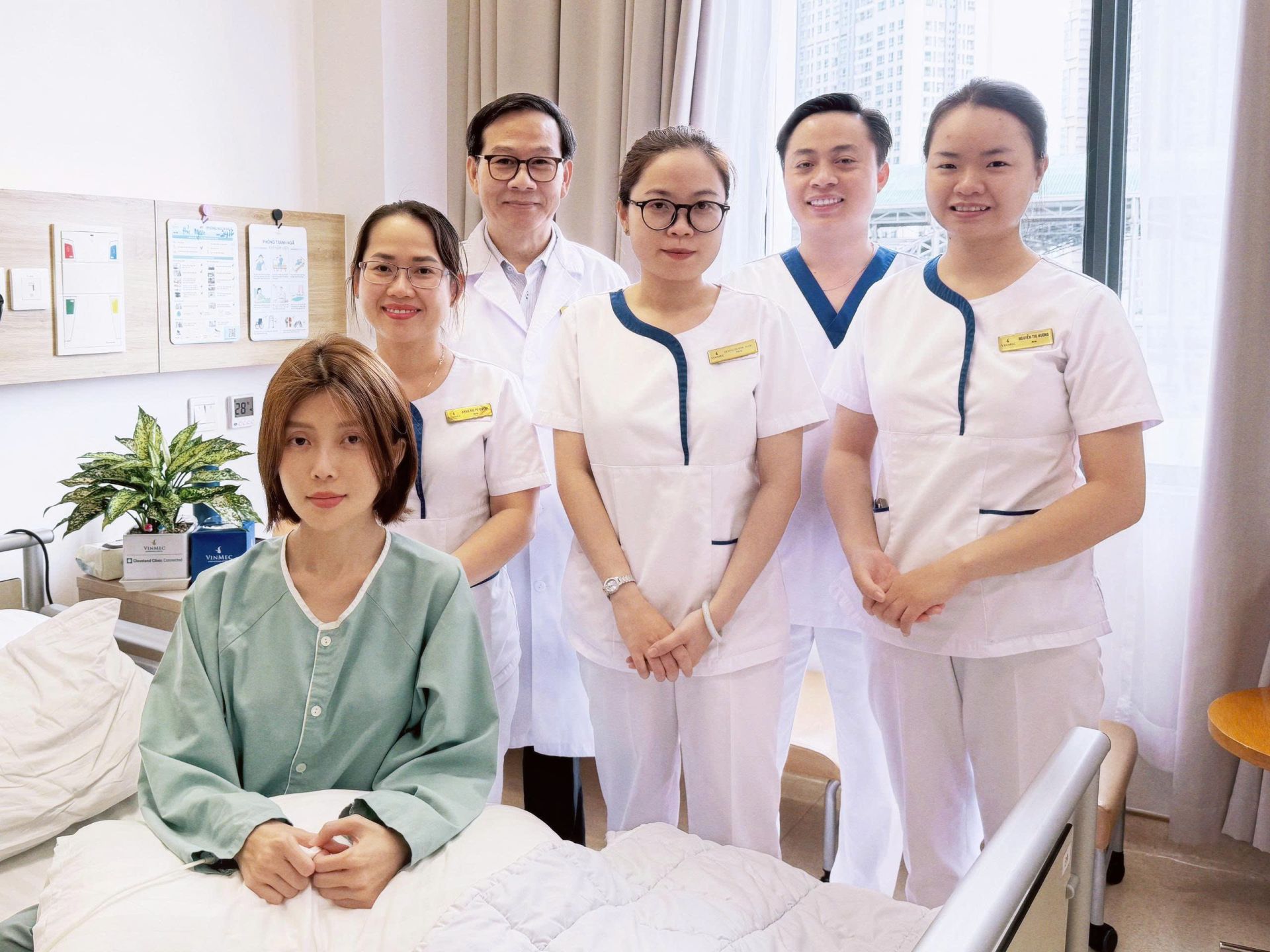 Nhờ chiến lược điều trị ch&iacute;nh x&aacute;c, chỉ một ng&agrave;y sau ca phẫu thuật, t&igrave;nh trạng buồn n&ocirc;n cải thiện r&otilde; rệt v&agrave; người bệnh c&oacute; thể ăn nhẹ trở lại.