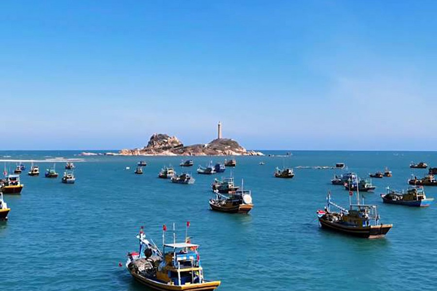 Hải đăng K&ecirc; G&agrave; nh&igrave;n từ g&oacute;c n&agrave;o cũng rất đẹp.