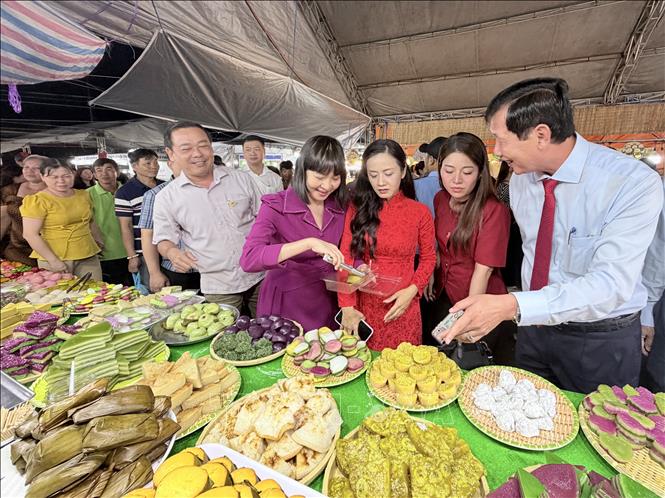 Gần 300 gian hàng quy tụ tại Ngày hội Bánh dân gian Nam Bộ - An Giang