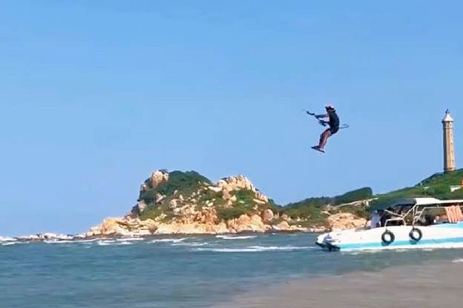 Nhiều can&ocirc; nằm bờ sau lệnh tạm dừng hoạt động.