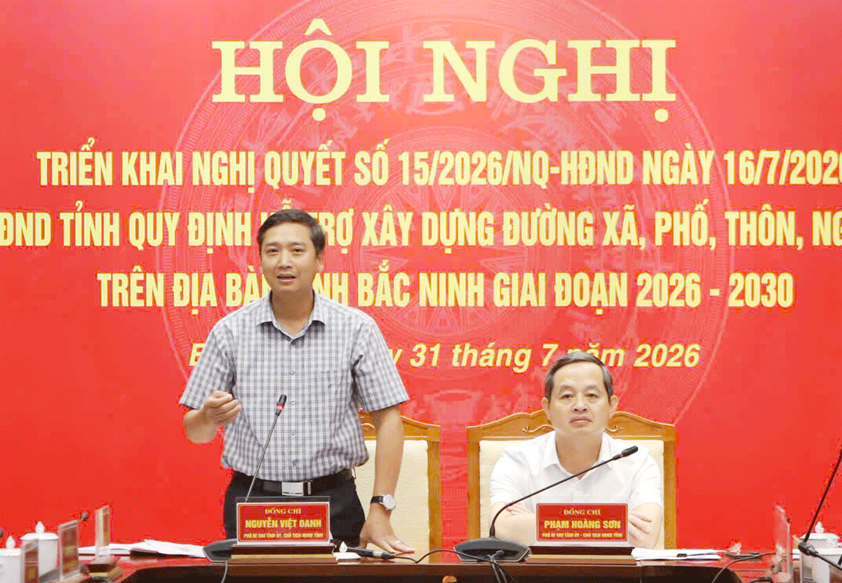 Đồng chí Nguyễn Việt Oanh, Phó Bí thư Tỉnh ủy, Chủ tịch HĐND tỉnh phát biểu tại hội nghị. Đồng chí Nguyễn Việt Oanh, Phó Bí thư Tỉnh ủy, Chủ tịch HĐND tỉnh phát biểu tại hội nghị.