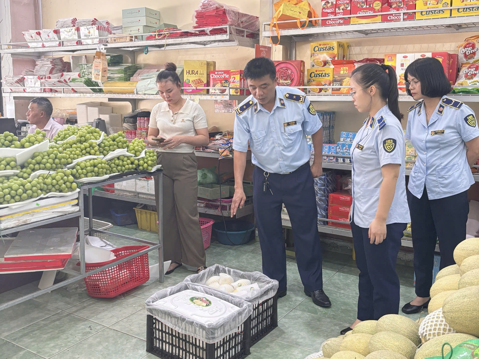 Thái Nguyên: Xử lý nhiều cơ sở kinh doanh thực phẩm nhập lậu, không rõ nguồn gốc