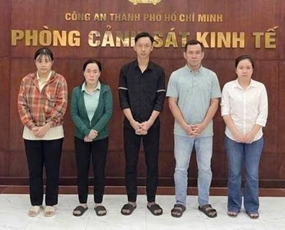 TP.HCM: Triệt phá đường dây sản xuất mỹ phẩm giả quy mô lớn