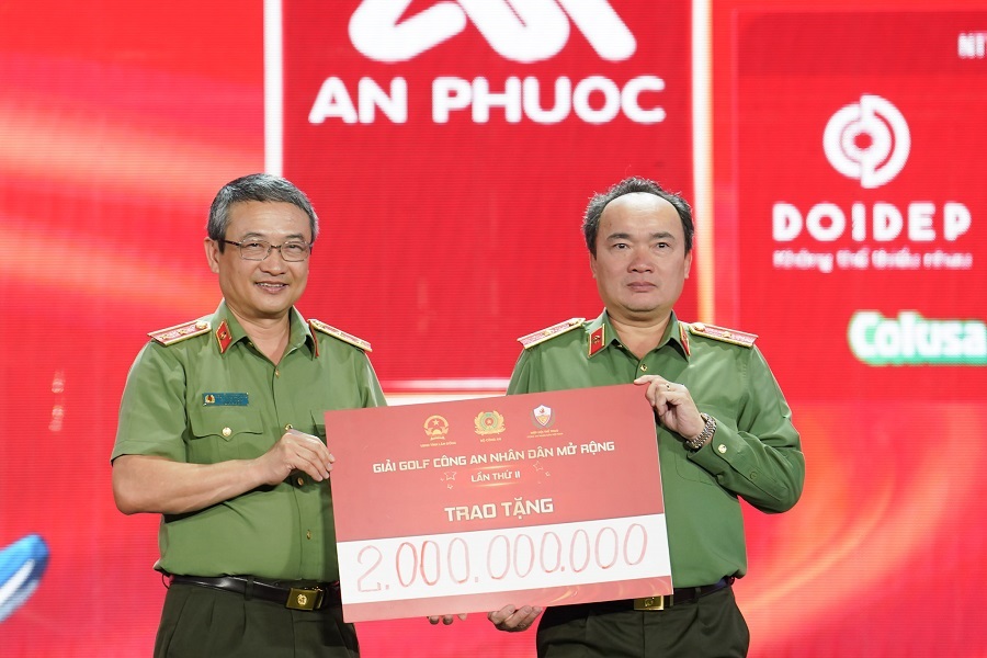 Ban Tổ chức trao nguồn quỹ thiện nguyện “Xây nhà tình nghĩa cho đồng bào vùng biên giới Campuchia” cho tỉnh Lâm Đồng Ban Tổ chức trao nguồn quỹ thiện nguyện “Xây nhà tình nghĩa cho đồng bào vùng biên giới Campuchia” cho tỉnh Lâm Đồng