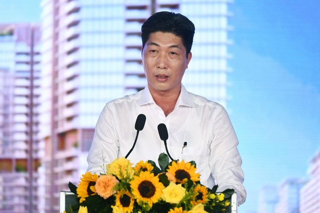 &Ocirc;ng Nguyễn L&ecirc; Quốc To&agrave;n, Ph&oacute; Chủ tịch UBND Đặc khu Ph&uacute; Quốc, ph&aacute;t biểu tại Lễ khởi động. Ảnh: &Aacute;nh Dương