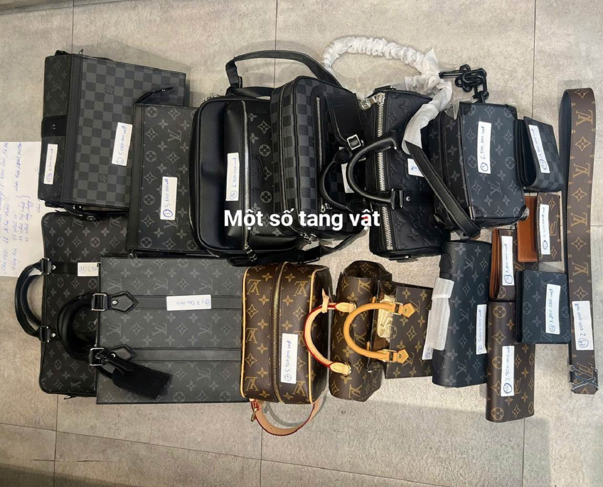 Tang vật thu được. Ảnh: C&ocirc;ng an TP H&agrave; Nội