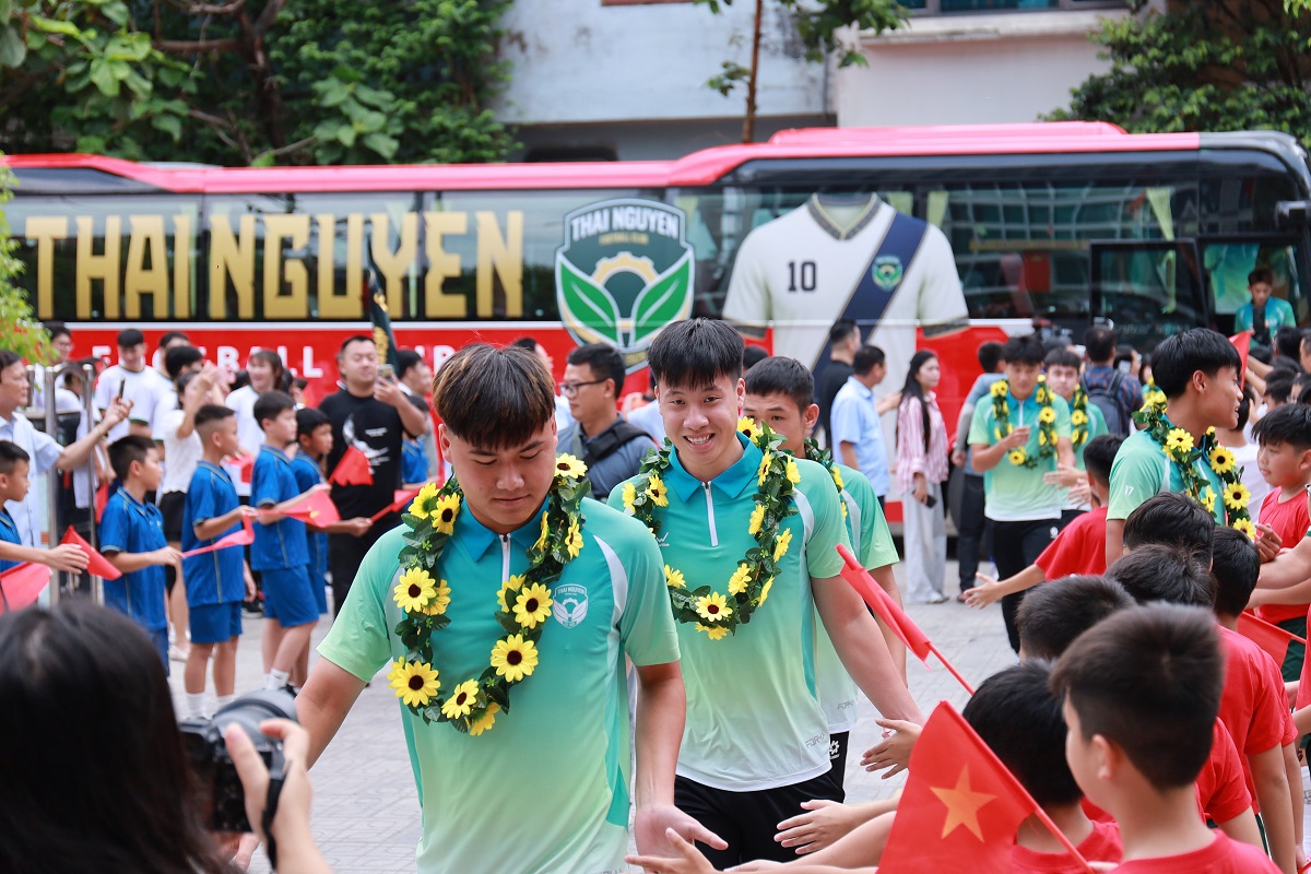 Thái Nguyên FC hướng tới xây dựng bản sắc riêng và phát triển hệ thống đào tạo trẻ. Thái Nguyên FC hướng tới xây dựng bản sắc riêng và phát triển hệ thống đào tạo trẻ.
